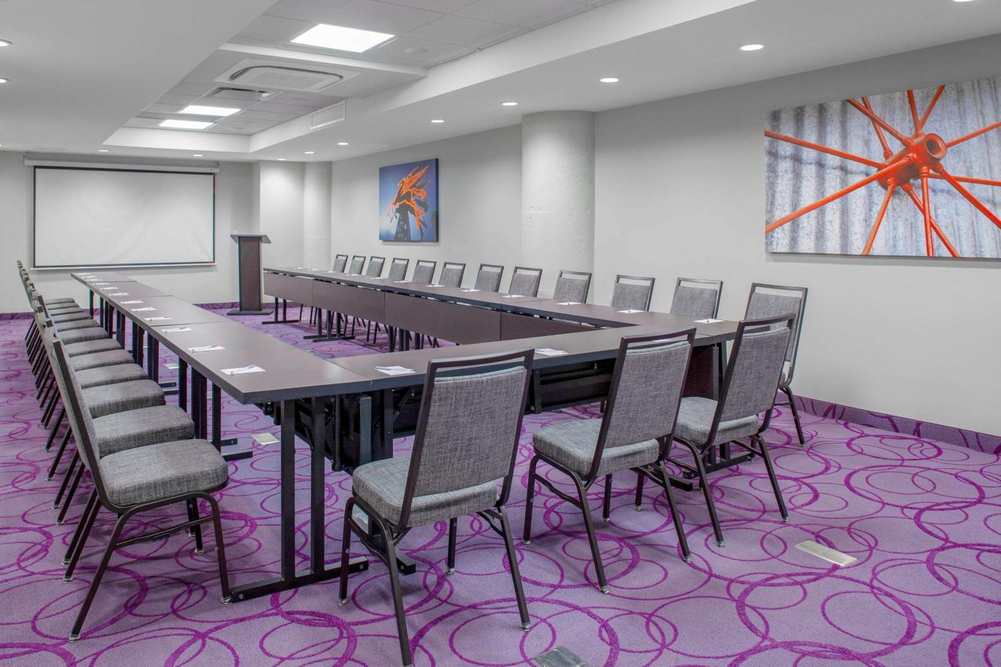 Towneplace Suites By Marriott Dallas Downtown Zewnętrze zdjęcie